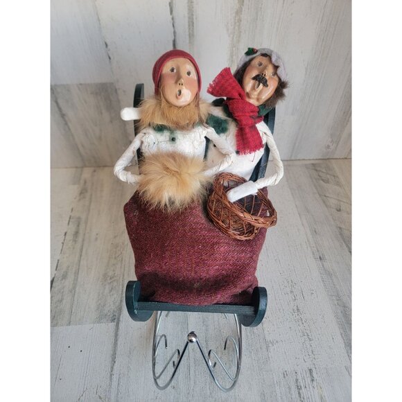Byer's Choice 1995 caroler couple sleigh AS IS Xmas home - Picture 2 of 9